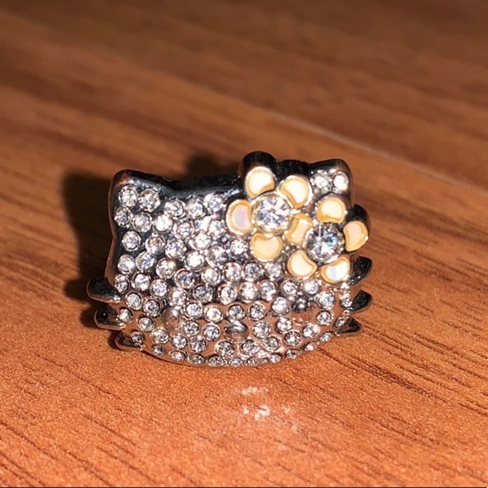NWOT Hello Kitty by Sanrio Rhinestone Ring - Picture 3 of 8
